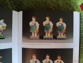 Graniton - Holčička v kroji - porcelánová figurka - 6