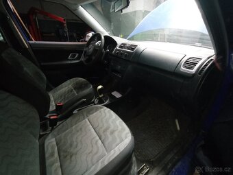 Prodám Škodu Fabii na náhradní díly nebo na opravu. - 6