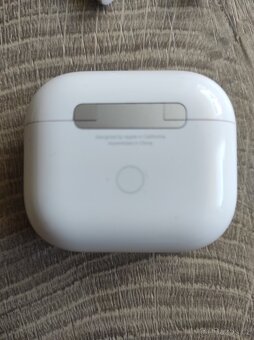 bezdrátové sluchátka Apple (3.generace) s Lightning nabíjec - 6