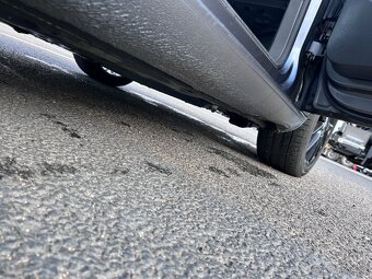 Volkswagen Jetta 2.0 FSI Sportline - 6