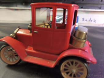 Starý model autička Ford T zapalovač - 6