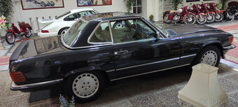 Mercedes-Benz SL R107 560 - 6