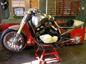 Yamaha V-max 1200 stavba - 6