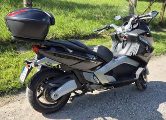 Gilera GP800 - 6