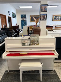 Bílé pianino Petrof se zárukou 2 roky, doprava. PRODÁNO - 6