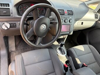 VW Touran 2,0TDi, DSG, 7míst - 6