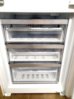 Nová vestavná lednice Grundig, výška 193 cm ZÁRUKA - 6