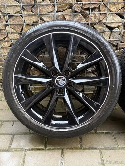 Skoda Fabia 3, Rapid letní sada 215/40-17 Savio Schwarz - 6