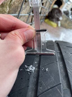 VW Springfield R18, letní Bridgestone 255/45 Multivan - 6