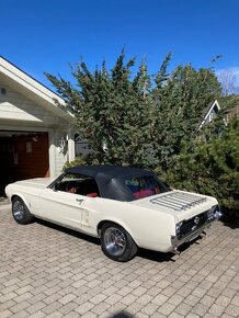 Ford Mustang Convertible - 6