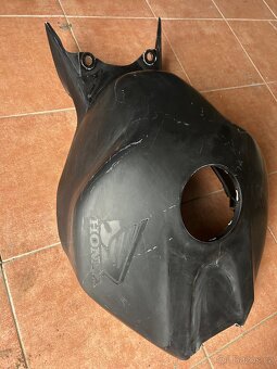Prodám kapotáž na Hondu CBR 1000RR Fireblade - 6