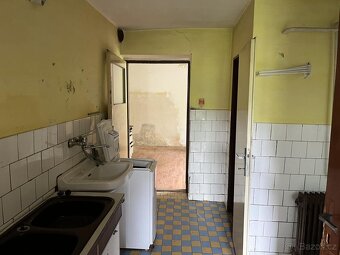 Prodej prostorného rodinného domu s dílnou - 6