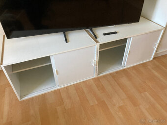 Skříňka nízká bílá s posuvnými dveřmi za 400 kč - 6