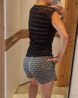 Nové dámské tričko černé průsvitné vel S až M s flitry - 6