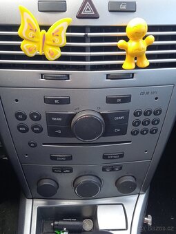 Opel Astra H 1.6 benzín - 6