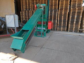 drtič na kůru a dřevotřísku D700 - 55kW - 6