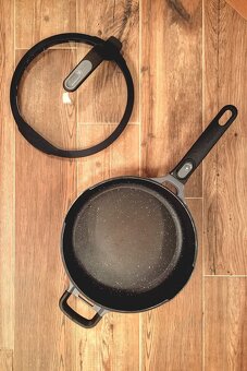 Sleva Kvalitní teflonová pánev BergHOFF - 6