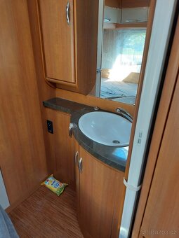Prodám karavan Hobby 495 ufe,r.v.2010 + mover + předstan. - 6