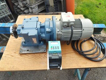 elektromotor s převodovkou + frekvenční měnič - 6