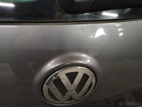 VW Golf 5 GTI víko zavazadlového prostoru barva šedá - 6