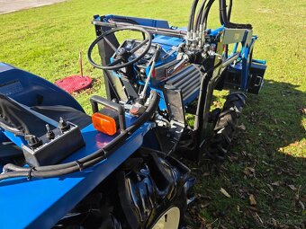 ISEKI TL2300F s čelním nakladačem - 6
