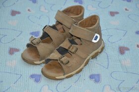 32 33 Adidas goretex Essi DZO Santé boty sandálky - 6