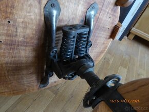 MASIVNÍ STARÁ DŘEVĚNÁ ŽIDLE - 6