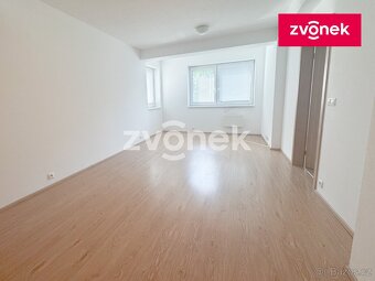 2+kk Zlín - Kúty, garážové stání, ihned - 6