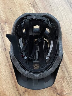 Cyklistická helma UVEX - 6