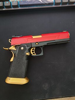 Plynová kovová airsoft pistole - 6