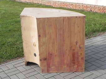 Starý rohový regál - stolek - 6