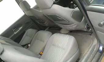 Ford Galaxy 1.9TDi , bez koroze - díly z vozu - 6