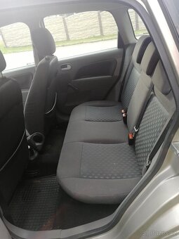 Ford Fiesta 1.4 Duratec (2002) – pojízdná, nutná oprava - 6