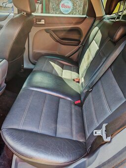 Ford Focus 1.8i - 6