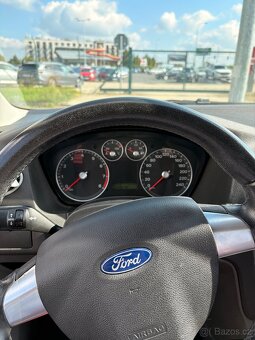 FORD FOCUS 2004 - 6