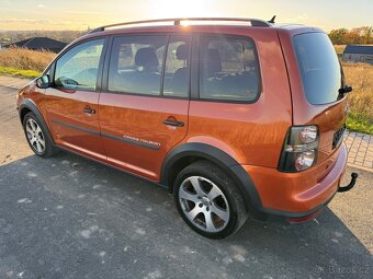 Volkswagen Touran Cross 2.0 TDI 125kW tažné - 6