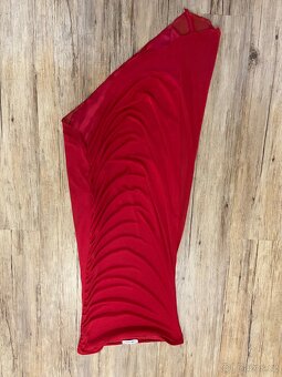 Červené šaty - 6
