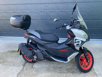 Aprilia SR GT 200 SPORT - 6