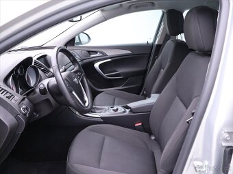 Opel Insignia 1,4 Turbo 103 kW Sports Tourer (2012) - 6