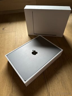 MacBook Air M2 13” 256GB Space Grey - 6