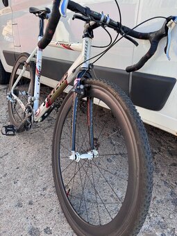 Gravel / cyklokrosové kolo Stevens – karbon, váha jen 6,8kg - 6