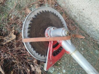 Křovinořez Companion 4L - 6