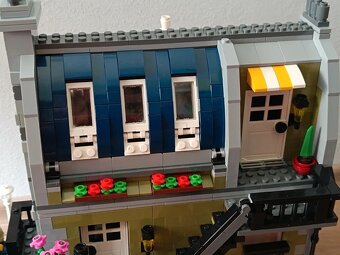 LEGO Creator Expert 10243 Pařížská restaurace - 6