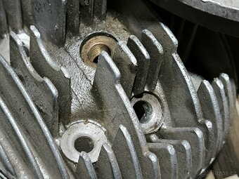 Hlava válce motoru BD 1S 72a - 6