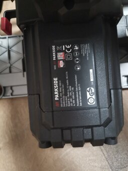 Elektrická okružní pila peformance 1800W v kufru - 6
