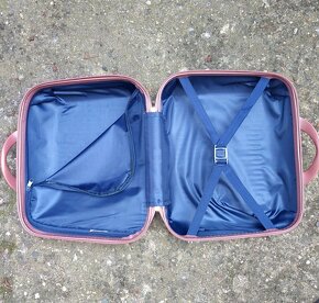 Pevné a odlehčené kufry - 6