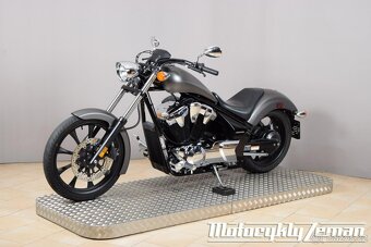 Honda VT 1300 CX Fury 2016 - 6