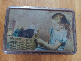 PLECHOVÁ KRABIČKA - 6