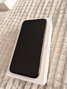 Apple iPhone Xs 256 GB zlatý - 6