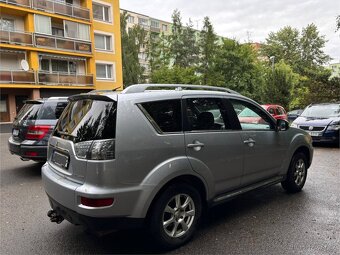 Mitsubishi Outlander - 6